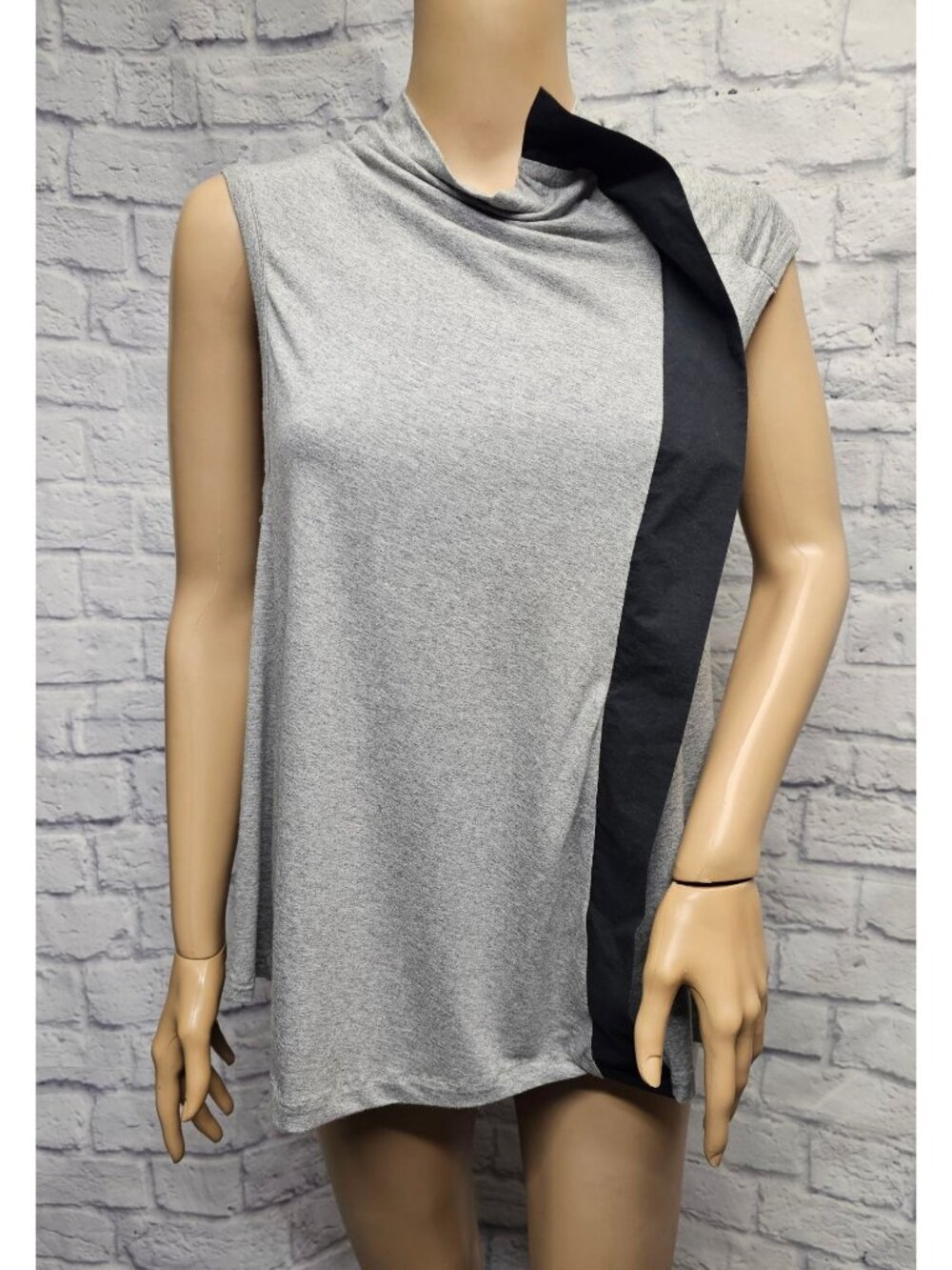 Nwt Nwd AMMA Sz 1 S M Gray Black Mock Neck Ruffle Stretch Tank Blouse Top